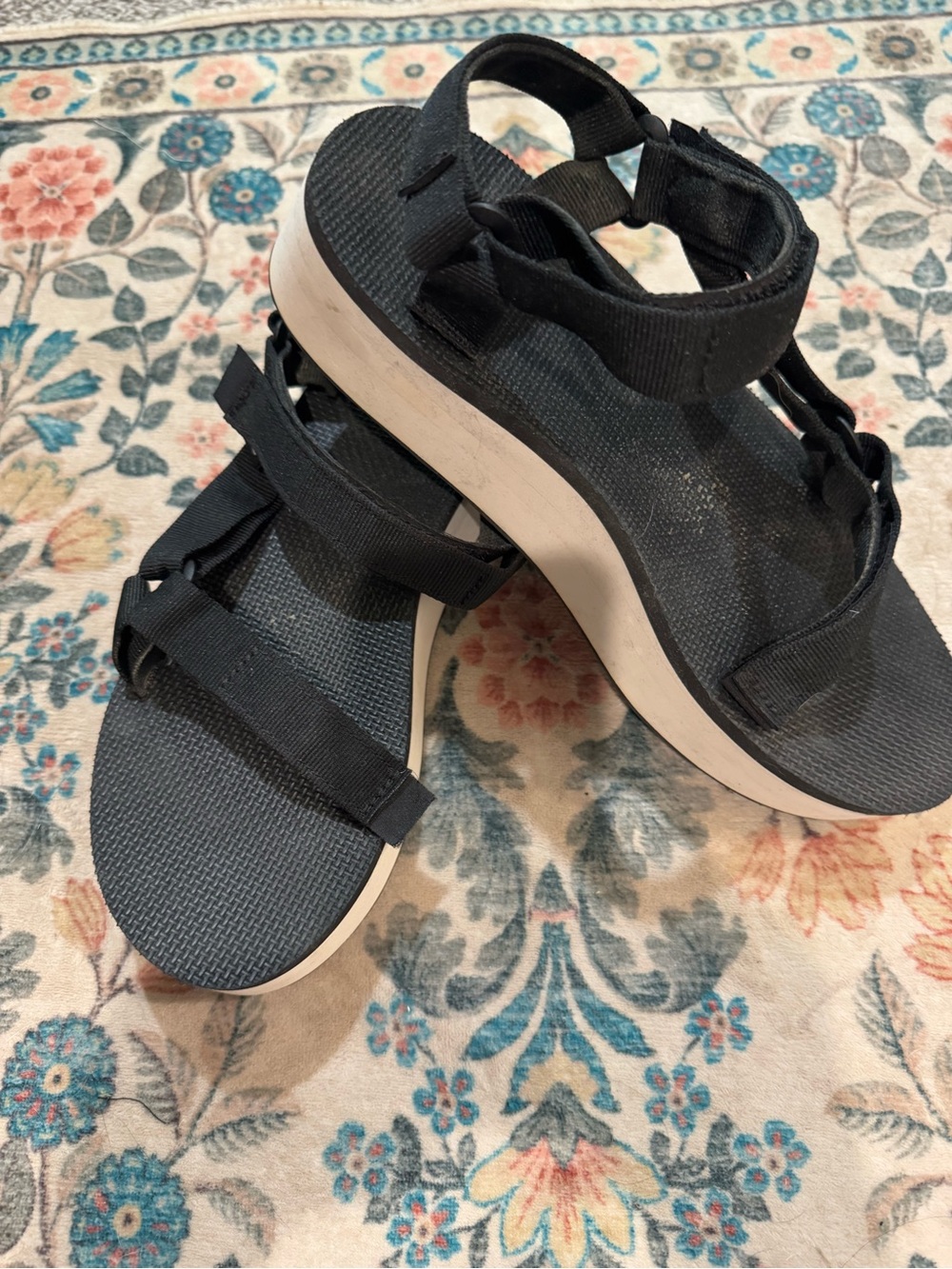 Teva black adjustable strap sandals. Like new. Worn, but in great condition!